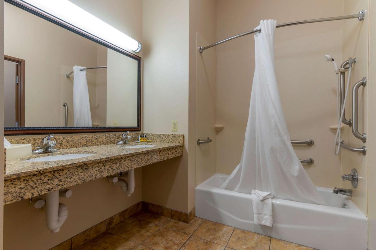 Western Butterfield 3*